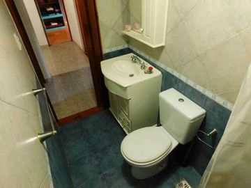 departamento en planta alta de 4 ambientes.