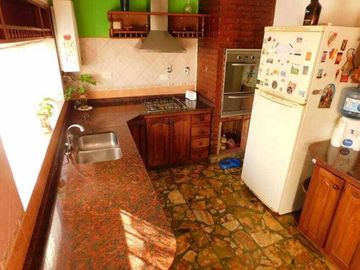 departamento en planta alta de 4 ambientes.