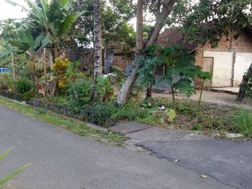 Tanah Pekarangan di Selatan Pasar Gentan JL Kaliurang