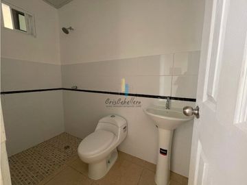 VENDO CASAS CERCA DEL CENTRO COMERCIAL LA DOÑA EN LA 24 DE DICIEMBRE