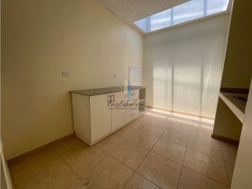 VENDO CASAS CERCA DEL CENTRO COMERCIAL LA DOÑA EN LA 24 DE DICIEMBRE