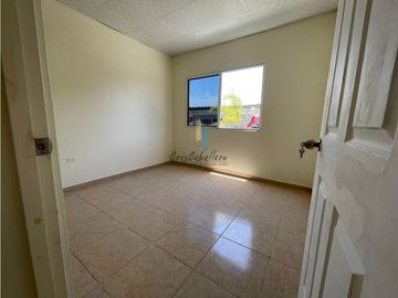 VENDO CASAS CERCA DEL CENTRO COMERCIAL LA DOÑA EN LA 24 DE DICIEMBRE