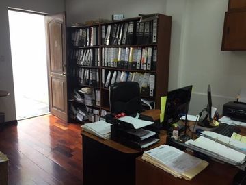VENTA DE CASA PARA OFICINA EN SAN ISIDRO