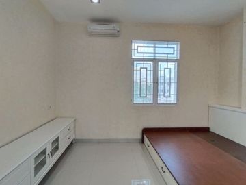 Villa di Jl. Madong Lubis ( Simp Sei Kera )