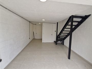 OPORTUNIDAD INVERSION 2 LOCALES COMERCIALES EN G URRUTIA/
