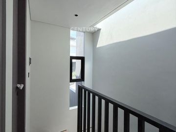 Rumah Brand New Hook Di Jaksel ND 18294