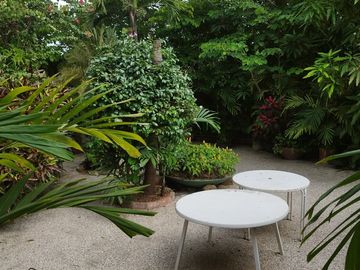 Ballenita -1250 m2 Land and Tons of Room to Expand: Se Vende Casa Cerca del Mar en Ballenita