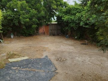 Ballenita -1250 m2 Land and Tons of Room to Expand: Se Vende Casa Cerca del Mar en Ballenita