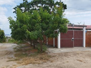 Ballenita -1250 m2 Land and Tons of Room to Expand: Se Vende Casa Cerca del Mar en Ballenita