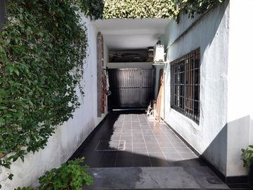 Hermosa casa sobre lote propio 5 ambientes