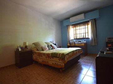 Hermosa casa sobre lote propio 5 ambientes