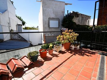 Hermosa casa sobre lote propio 5 ambientes