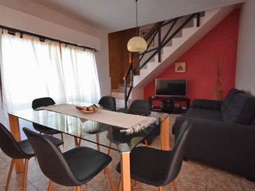 Hermosa casa sobre lote propio 5 ambientes