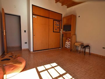 Hermosa casa sobre lote propio 5 ambientes