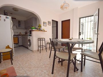 Hermosa casa sobre lote propio 5 ambientes