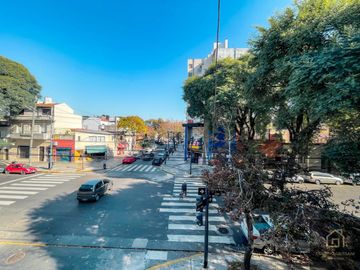 ESPECTACULAR PH DE 4 AMB EN TRIPLEX EN CHACARITA, CON TERRAZA PROPIA