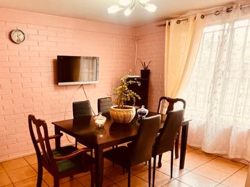Hermosa casa 3 pisos, en condominio. Excelente ubicación 2 min. ruta 68. Pudahuel