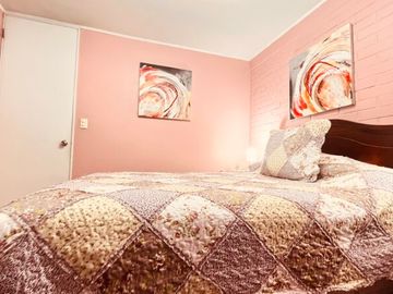 Hermosa casa 3 pisos, en condominio. Excelente ubicación 2 min. ruta 68. Pudahuel