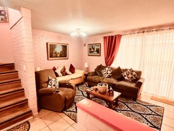 Hermosa casa 3 pisos, en condominio. Excelente ubicación 2 min. ruta 68. Pudahuel