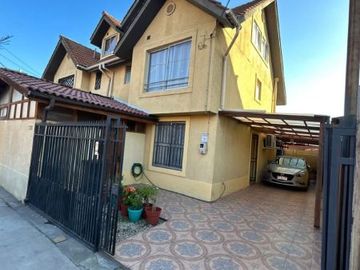 Hermosa casa 3 pisos, en condominio. Excelente ubicación 2 min. ruta 68. Pudahuel