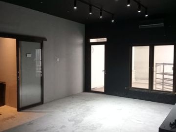 JUAL Rumah & Kantor di Raya SUKOMANUNGGAL JAYA&rdquo; *TN