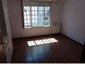 VENDO CHALET 3 AMB C/GARAGE DOBLE EN MAR DEL PLATA