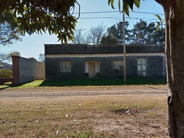 Oportunidad Casa + Galpón y Sup. terreno de 2000 m2 en Gob. Etchevehere