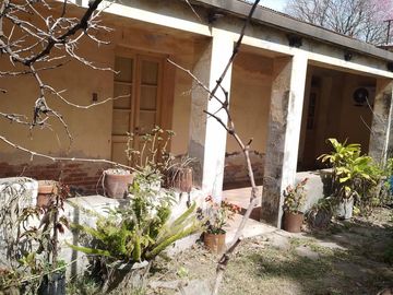 Oportunidad Casa + Galpón y Sup. terreno de 2000 m2 en Gob. Etchevehere