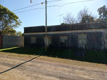 Oportunidad Casa + Galpón y Sup. terreno de 2000 m2 en Gob. Etchevehere