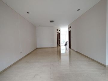 For Sale Town House at Cilandak & Condition Semi Furnished HSE-A0422