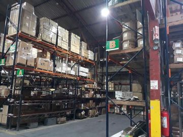 Juan tanca marengo se alquila bodegas con oficinas