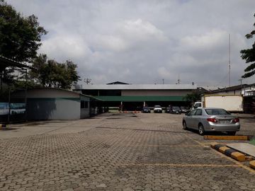 Juan tanca marengo se alquila bodegas con oficinas