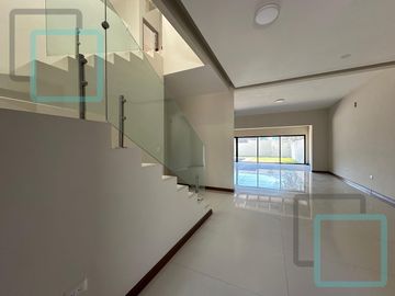 CASA EN VENTA LA JOYA RESIDENCIAL ZONA CARRETERA NACIONAL MONTERREY