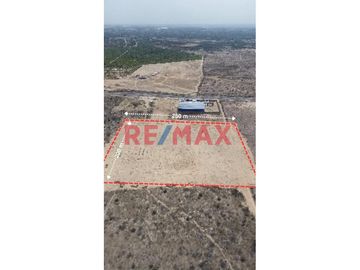 ¡GRAN OPORTUNIDAD DE INVERSIÓN! ☀️

SE vende terreno amplio de 5 hectáreas (250 m de frente x 200 de fondo), ubicado a solo 200 metros de la Av pana