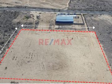 ¡GRAN OPORTUNIDAD DE INVERSIÓN! ☀️

SE vende terreno amplio de 5 hectáreas (250 m de frente x 200 de fondo), ubicado a solo 200 metros de la Av pana