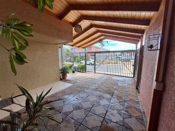 Casa en Venta en Avenida Boque Alto con Hijuelas