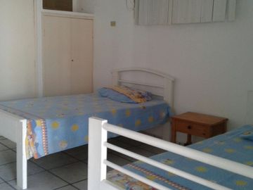 Venta casa de 5 dormitorios en Salinas, sector Chipipe