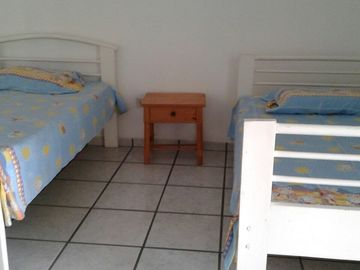 Venta casa de 5 dormitorios en Salinas, sector Chipipe