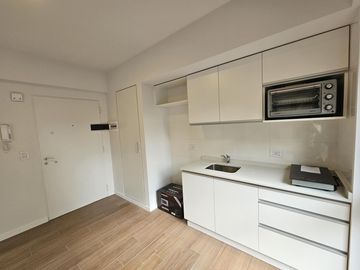 VENTA DEPARTAMENTO RECOLETA: STUDIO -  OFICINA  APT. PROF.  SEG 24hs- AMENITIES