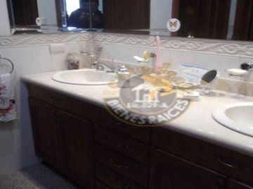 Departamento de venta en Av. 3 de Noviembre – código:9311