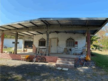 AB Se Vende Casa en Las Uvas $ 150k