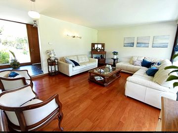 FABULOSA CASA ESTILO MEDITERRÁNEO. ¡GRAN OPORTUNIDAD!