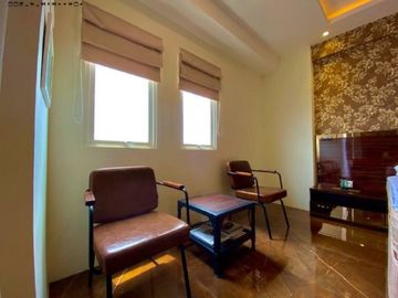 Apt. Puncak Dharmahusada View City Fully renovated with mini bar, xyiwr, Strategis