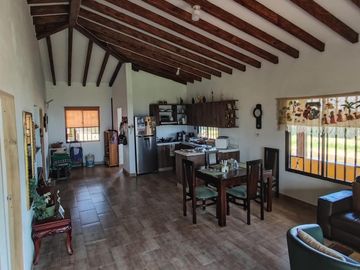 casa en venta en vereda la travesía. Cod V9545
