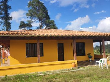 casa en venta en vereda la travesía. Cod V9545