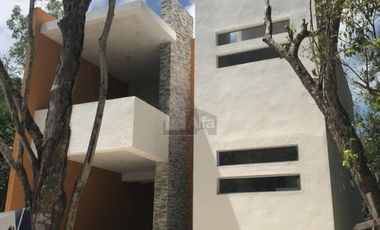 Casa en venta en Fraccionamiento Aldea Kiin, Puerto Morelos, Quintana Roo