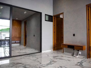Casa de lujo en venta Chapalita a una cuadra del Riu y Lázaro Cárdenas