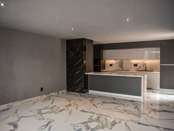 Casa de lujo en venta Chapalita a una cuadra del Riu y Lázaro Cárdenas