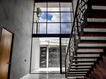 Casa de lujo en venta Chapalita a una cuadra del Riu y Lázaro Cárdenas