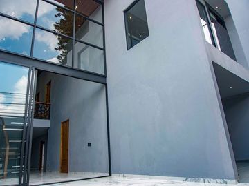 Casa de lujo en venta Chapalita a una cuadra del Riu y Lázaro Cárdenas